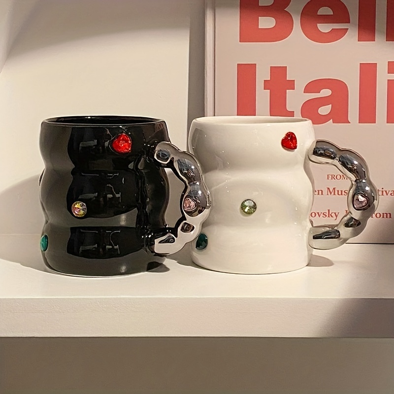 Tipos de café en tazas elegantes