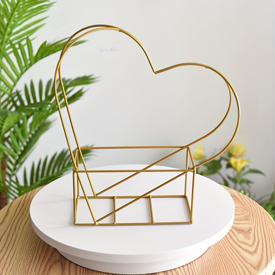 

1pc, Metal Cardioid Design Flower Stand, Elegant Iron Hollow Centerpieces Vase For Wedding Party Decoration, Golden Cube Flower Display Rack