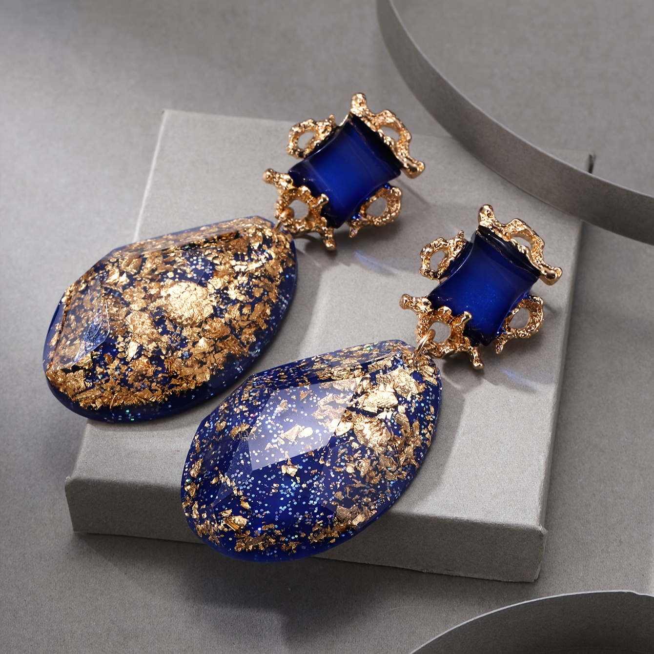 TEMU Une paire de boucles d'oreilles ovales vintage minimalistes élégantes et exagérées en résine pour femmes, accessoires pour vacances,