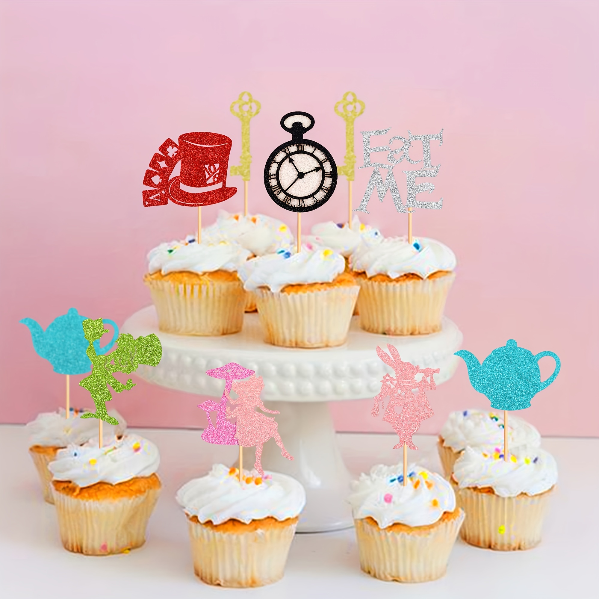 Fournitures de décoration de fête d'anniversaire féérique, fournitures de fête  d'anniversaire sur le thème des fées comprenant une décoration de cupcakes,  des bannières, des ballons. : : Cuisine et Maison