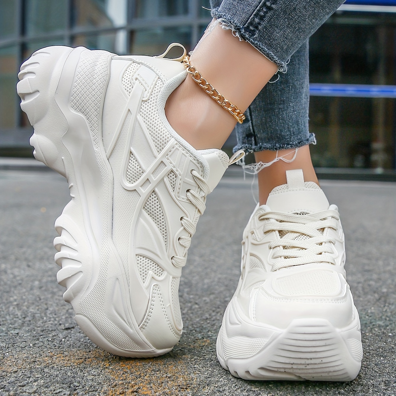 Women's Breathable Mesh Platform Sneakers Lace Up Outdoor Shoes