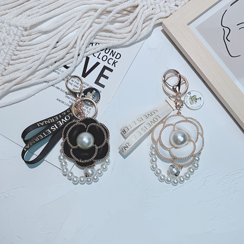 White Black Camellia Keychain Pearl String Fashion Personality Ladies Car Keychain  Bag Pendant Ornaments Wholesale