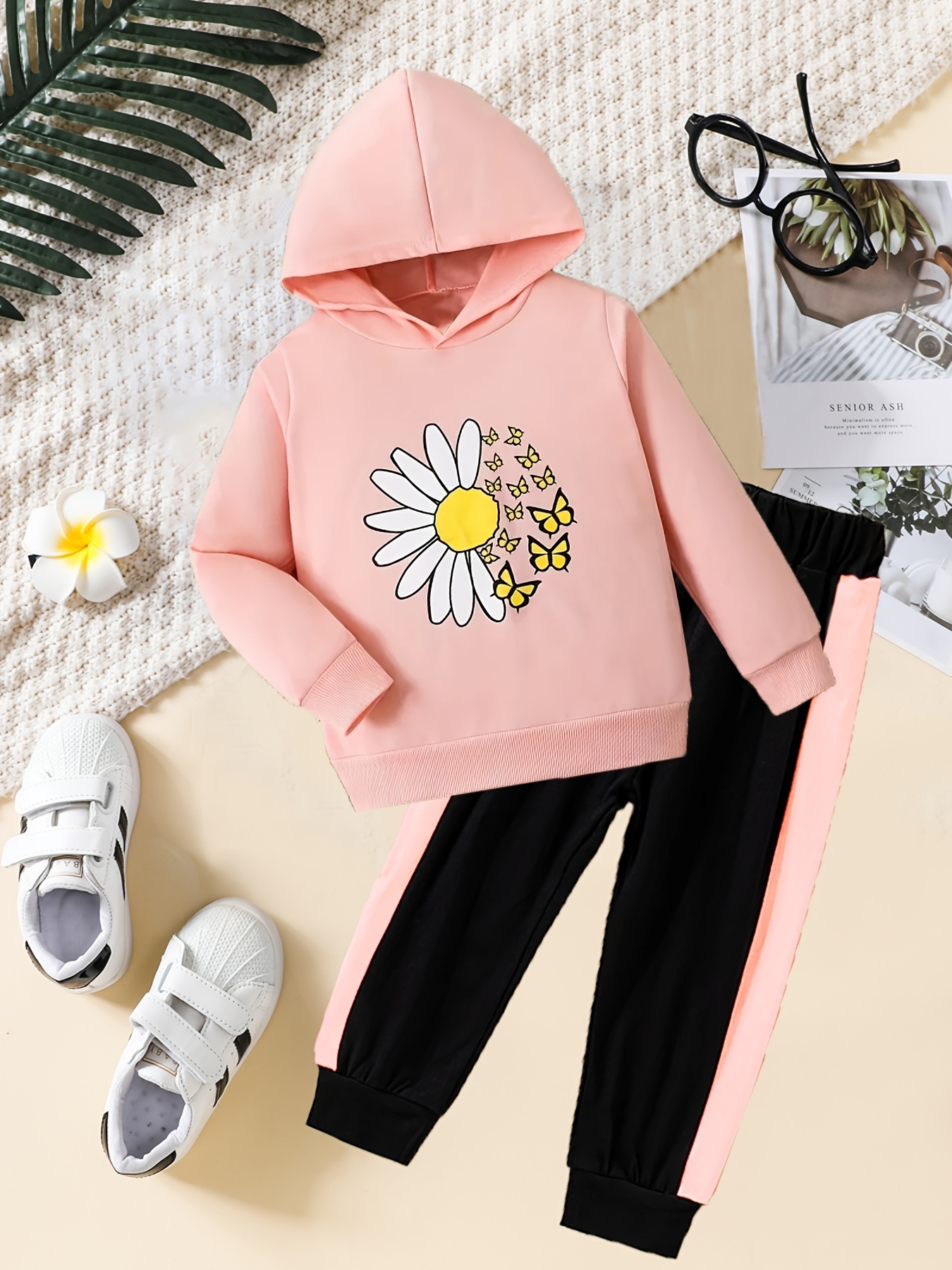 2pcs Baby Daisy Floral Embroidered Pink Fleece Long-sleeve Pullover and Trousers Set