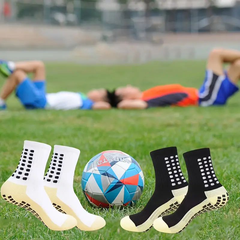 4 pairs mens sports grip socks soccer socks non slip socks with grip pads for football basketball details 3