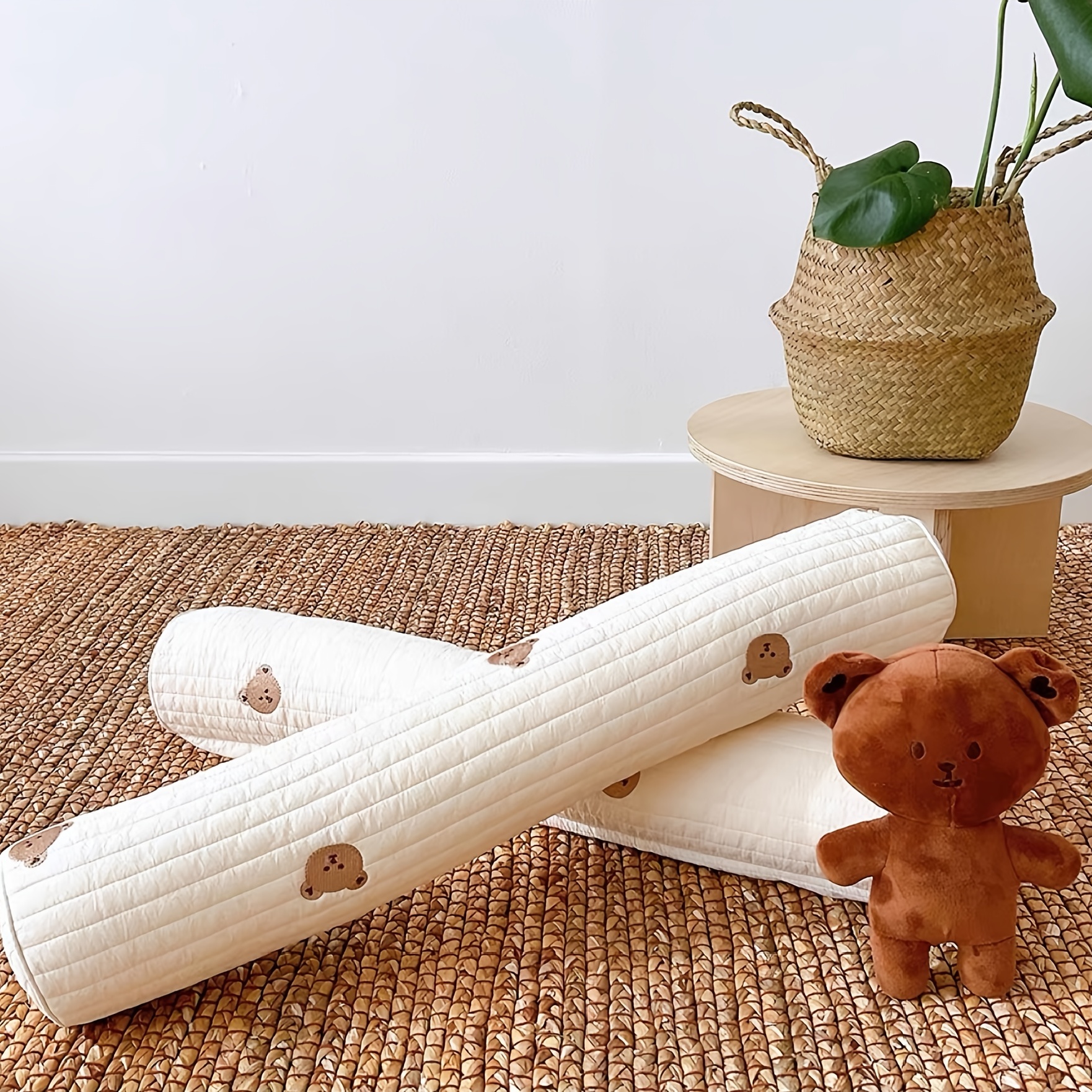 Quilted Embroidery Kissing Pillow for Baby Safety