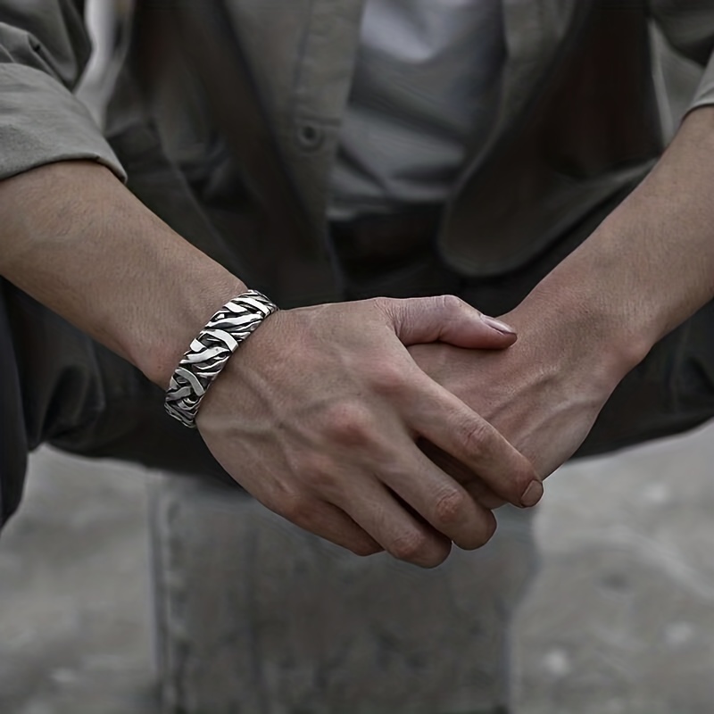 Men's Retro Bracelet with Irregular Geometric Stripe