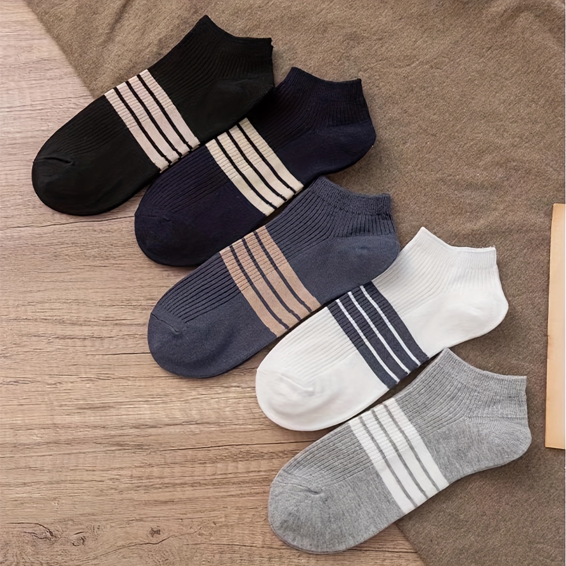 3pairs Men Striped Print Fashionable Crew Socks For Daily Life