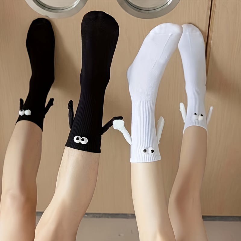  Funny Magnetic Hand Holding Socks, 3D Doll Couple Holding Hands  Sock Magnetic Sucktion Couple Socks, Hand in Hand Socks, Mid-Tube Cute  Couple Socks Creative Gifts for Women Men : Health 