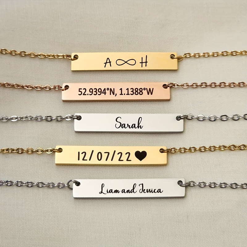 Collar de acero en color oro personalizable con nombre