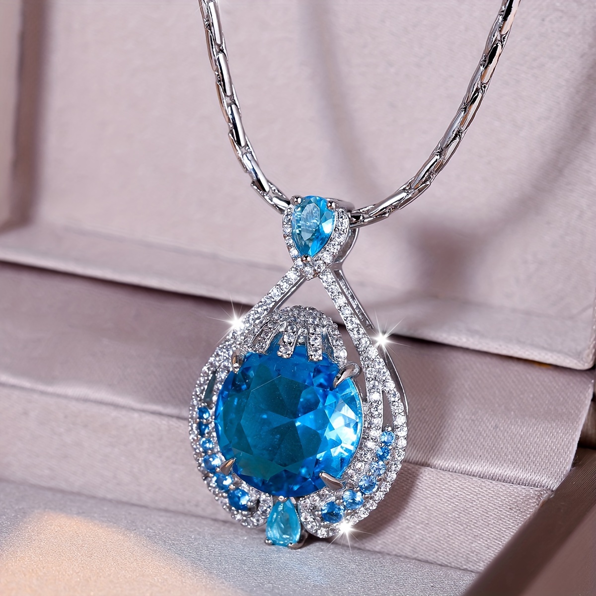

Droplet Blue Sparkling Zircon Decor Pendant Necklace Elegant Luxury Style Copper Jewelry Banquet Jewelry