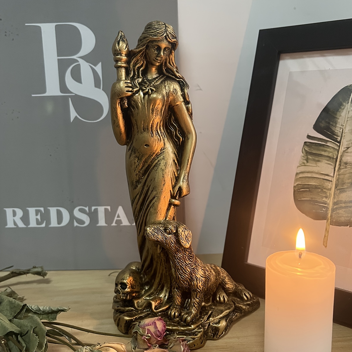 

1pc Hecate Golden Magic Witch Goddess Statue Resin Decoration Outdoor Decoration Hecate Statue God Statue Witch Goddess Statue, Altar, Witch, Nature Goddess Decoration