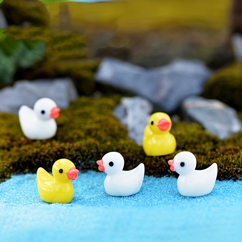 200 Pieces Mini Resin Ducks Mini Ducks Tiny Ducks Miniature Duck Ornaments  Dollhouse Ducks Figures for Crafts Duck Charms Dollhouse Duck (Style Two)