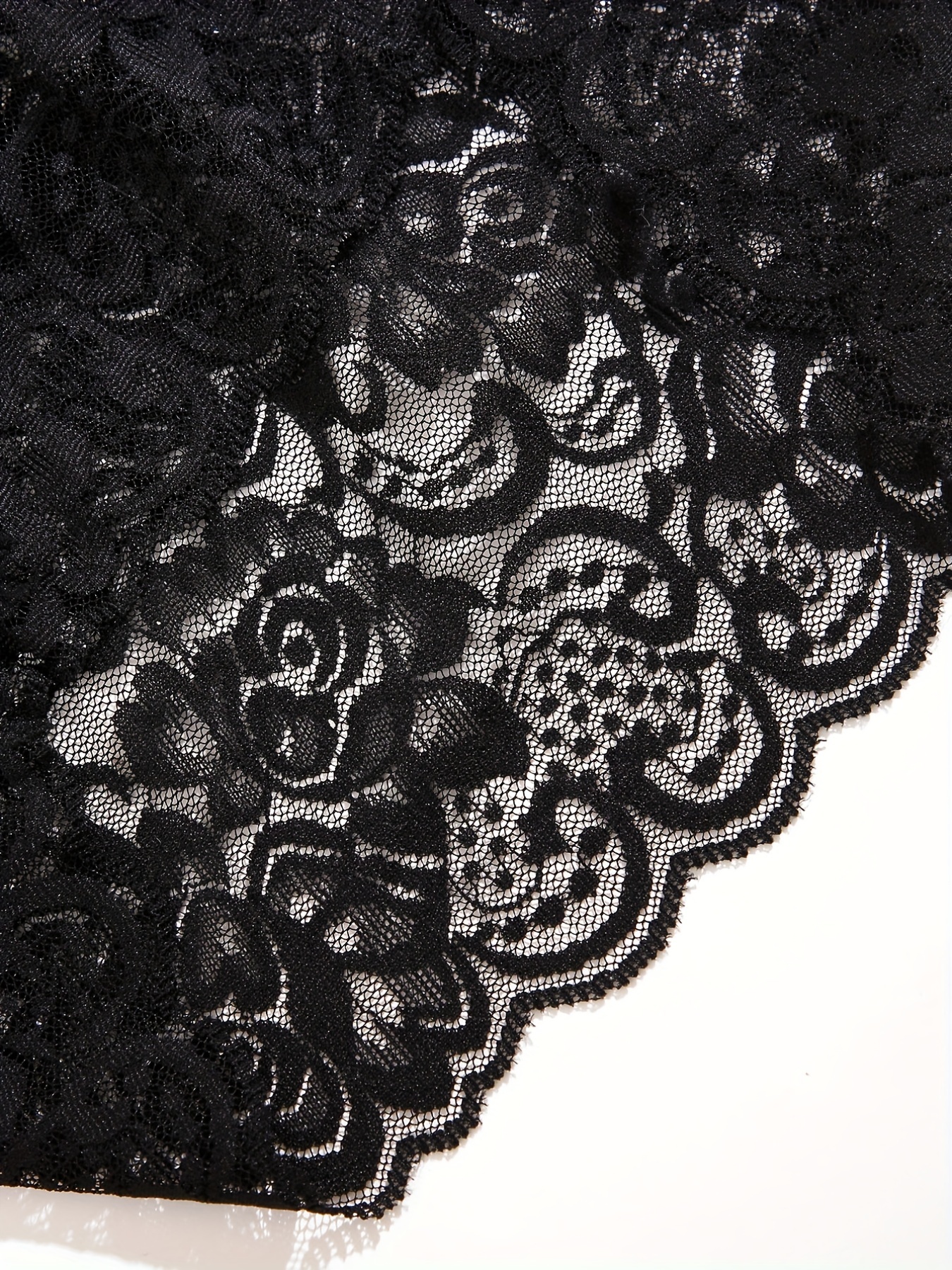 Scalloped lace briefs Woman, Black