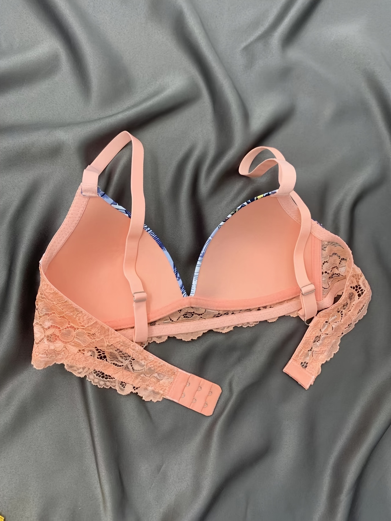 Modern Smoothing Bras for Women, Lace Floral Print Cozy Plunge Bralette,  Gathering Fashion Flex Invisible Underwear : : Clothing, Shoes &  Accessories