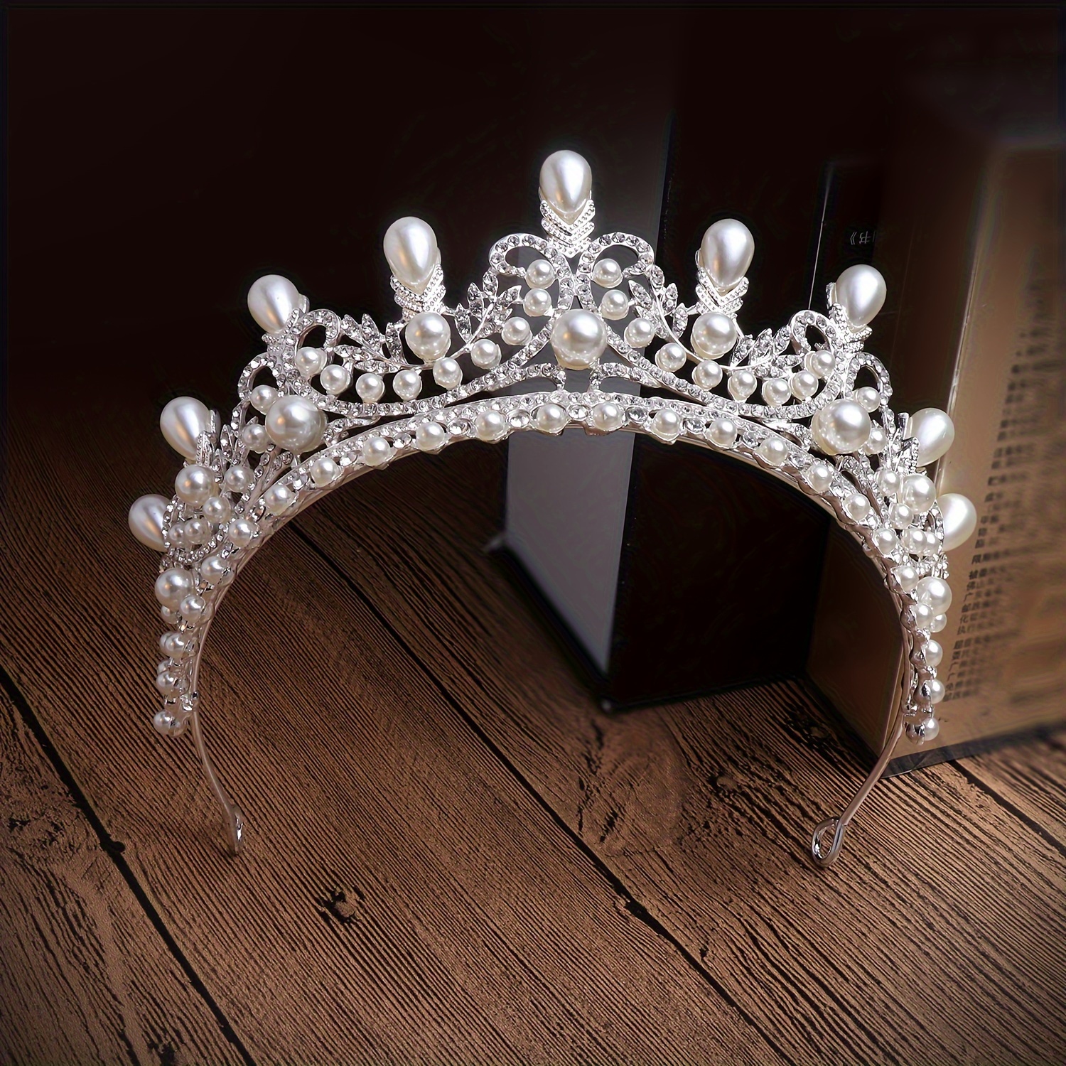 

Baroque Style Vintage Faux Pearl Bling Bling Rhinestone Decorative Crown Head Band Elegant Hair Band For Women And Daily Use Wedding Banquet Wear