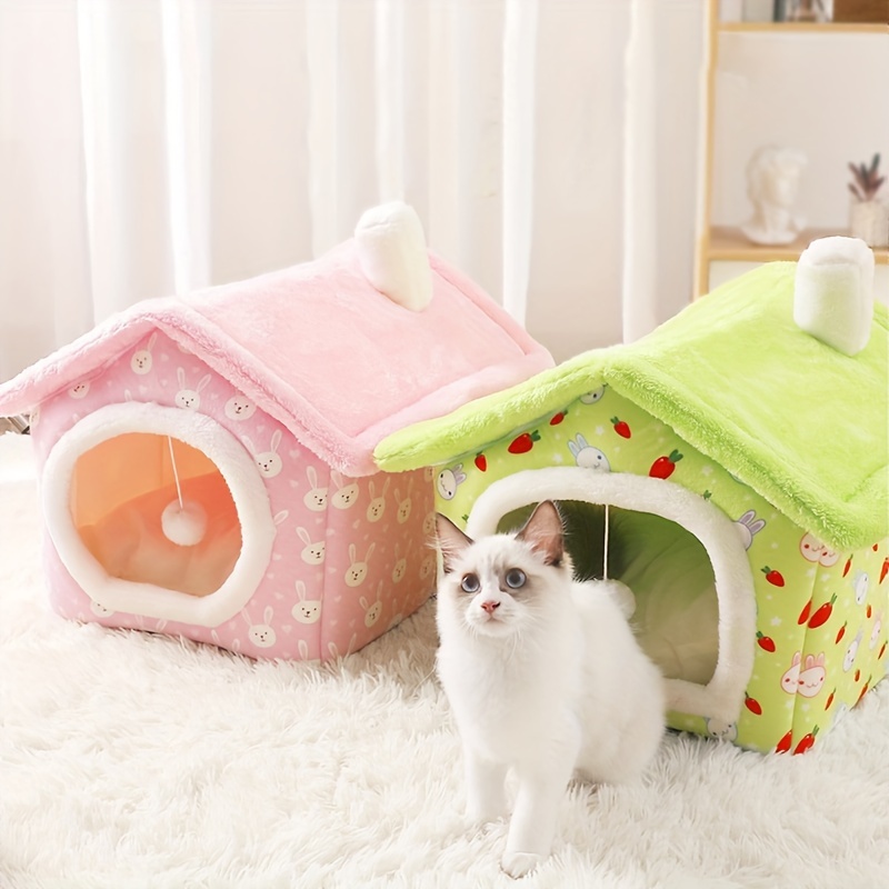 Enclosed shop cat house