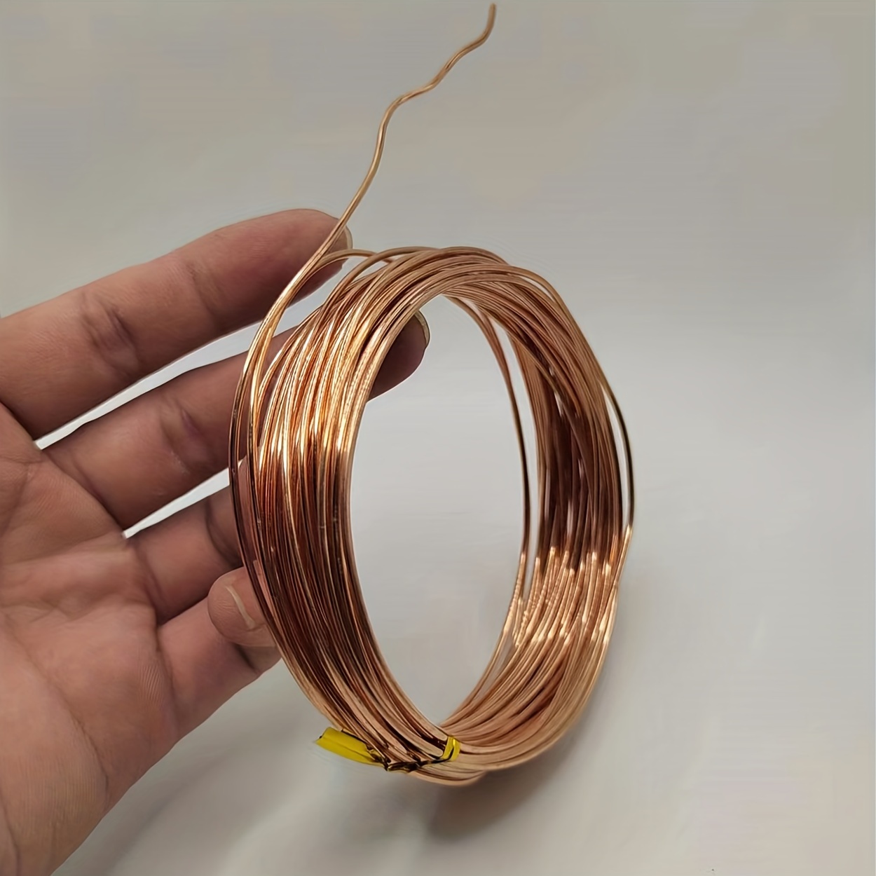 1 fil de cuivre rond en cuivre nu, diamètre du fil 0,6 mm, environ