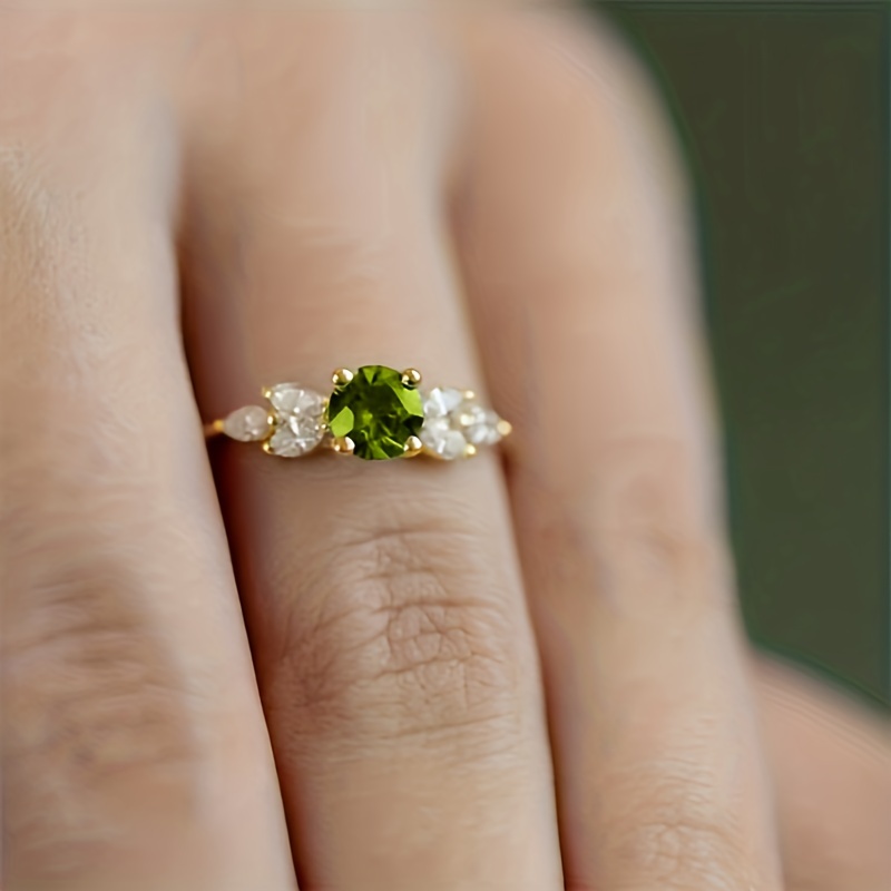 Fashion Four-Claw Inlaid Round Green Synthetic Gemstone Ring Women'S Wedding Accessory