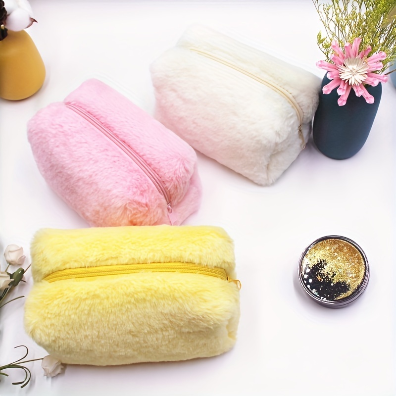 JRabbit Stuff Sponge Makeup Bag Cute Fuzzy Nylon Pouch Plush Small Cosmetic Bag for Purse Portable Travel Tote Soft Warm Travelling Organizer Toiletry Bags