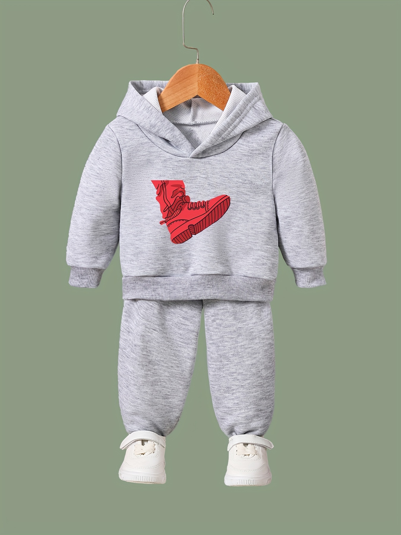 Hoodie and sneakers online outfit