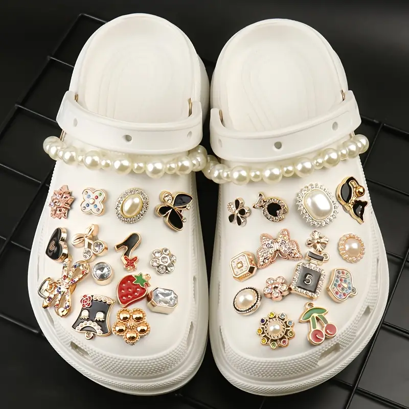 28pcs Hot Selling Pearl Chain Bling Croc Charms Crystal Shoe Charms Fits Fashion Decoration for Clog Shoes Artificial Diamond Bling Chain