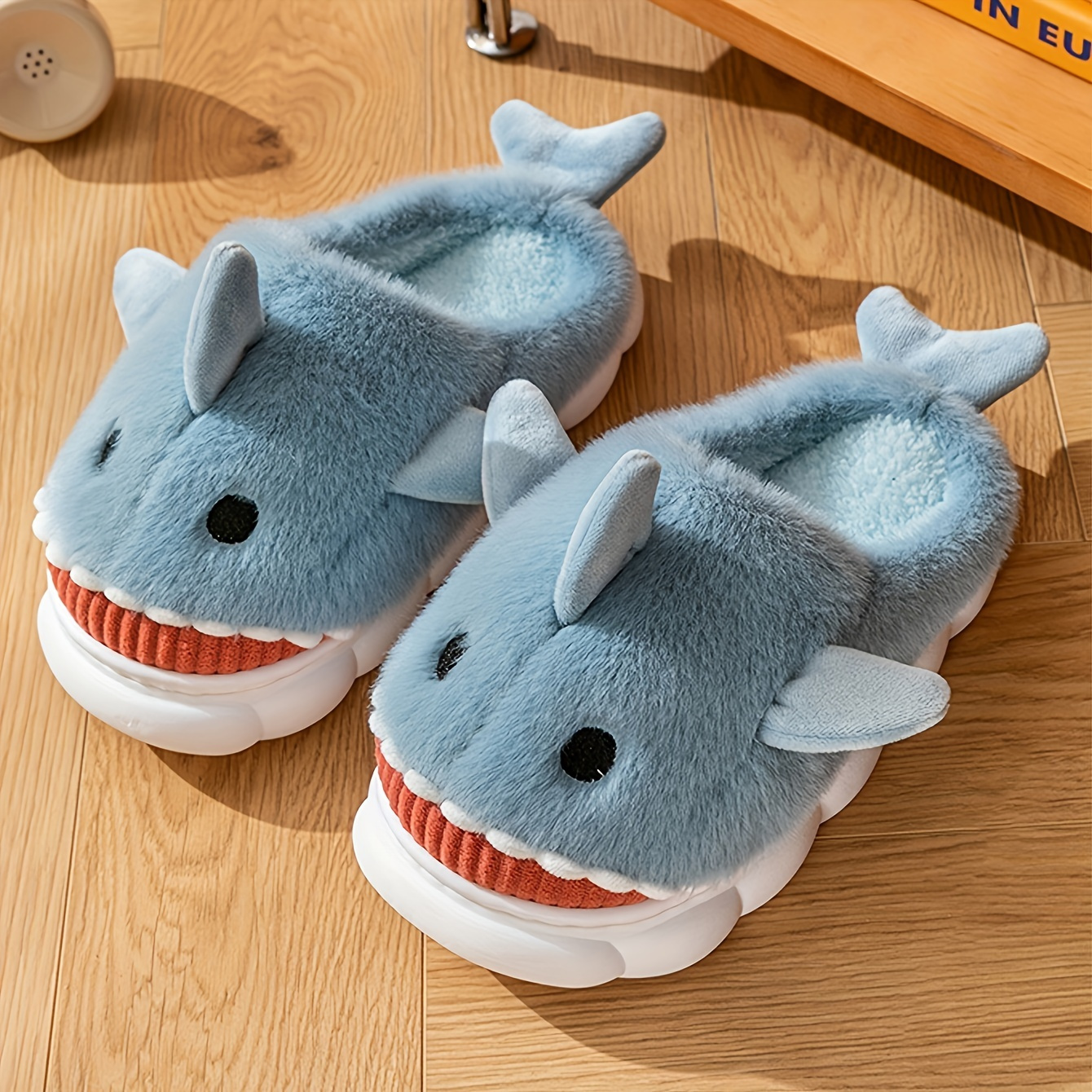 

Men's Cartoon Shark Graphic Design Home Slippers Funny Animal Home Slipper House Shoes For Indoor Walking, Autumn And Winter