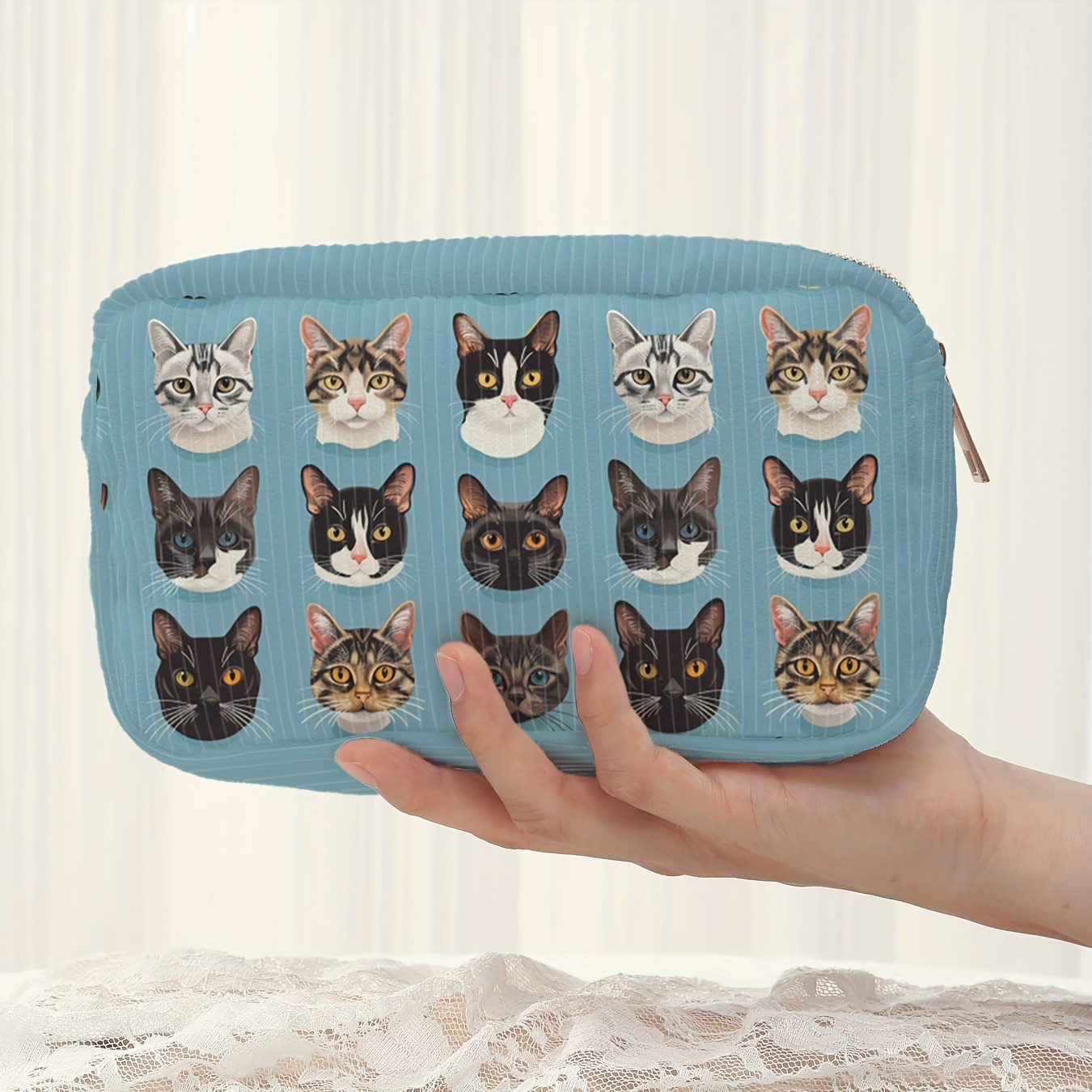 

Cat Face Print Polyester Cosmetic Bag With Corduroy Texture - Non-, Unscented Travel Makeup Organizer Pouch For Lipstick & Brushes, Fashionable Zippered Beauty Case With Cute Feline Pattern