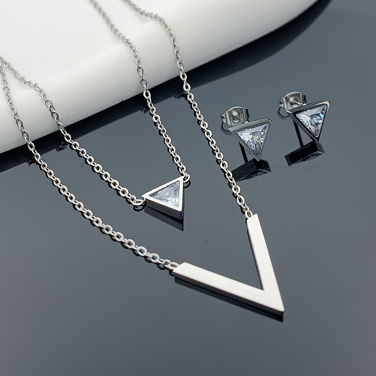 

Set Of 3 Fashionable Women's Triangle Zirconia V-shaped Stainless Steel Silvery Double-layer Necklace Pendant Earrings, Birthday Christmas Holiday Date Gift, Dance Gymnastics Accessory Set