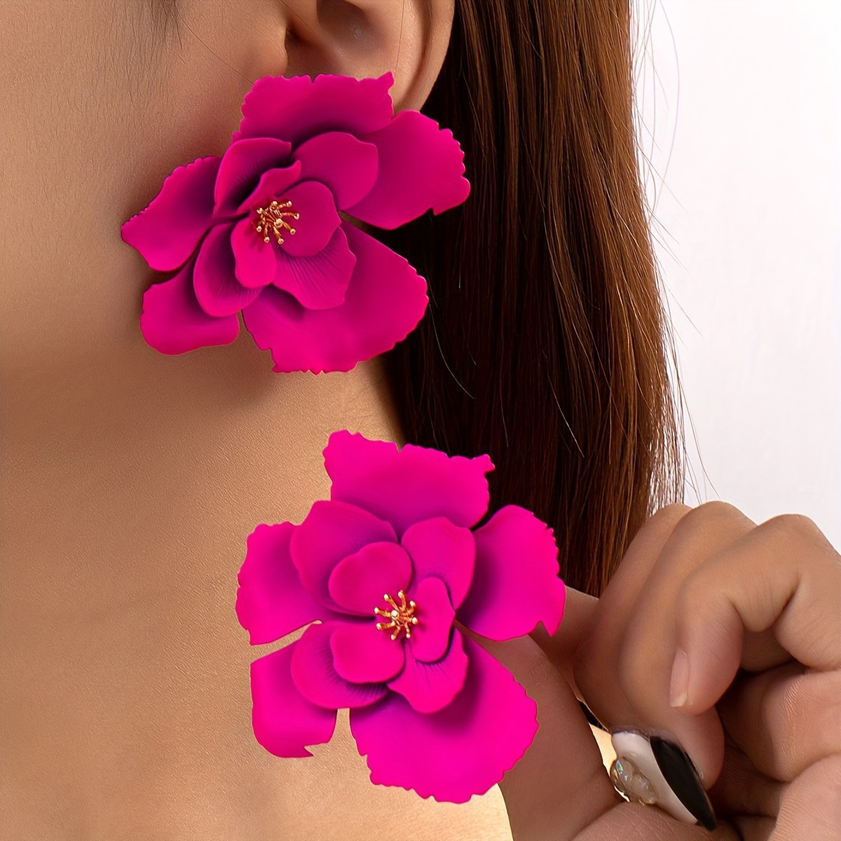

Exaggerated Metal Flower Design Stud Earrings Alloy Jewelry Vintage Sexy Style Personality Female Earrings For Dating