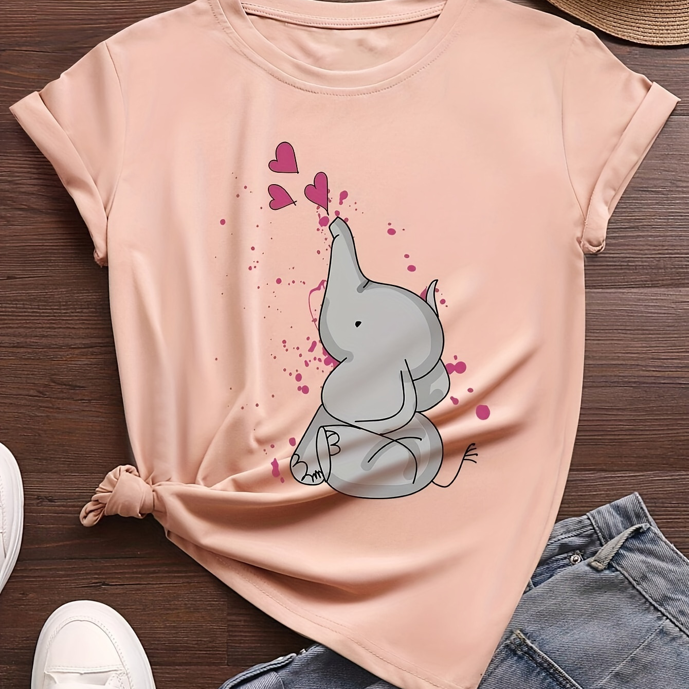 

Cute Elephant & Heart Print Casual T-shirt, Crew Neck Short Sleeve T-shirt For Spring & Summer, Women's Clothing