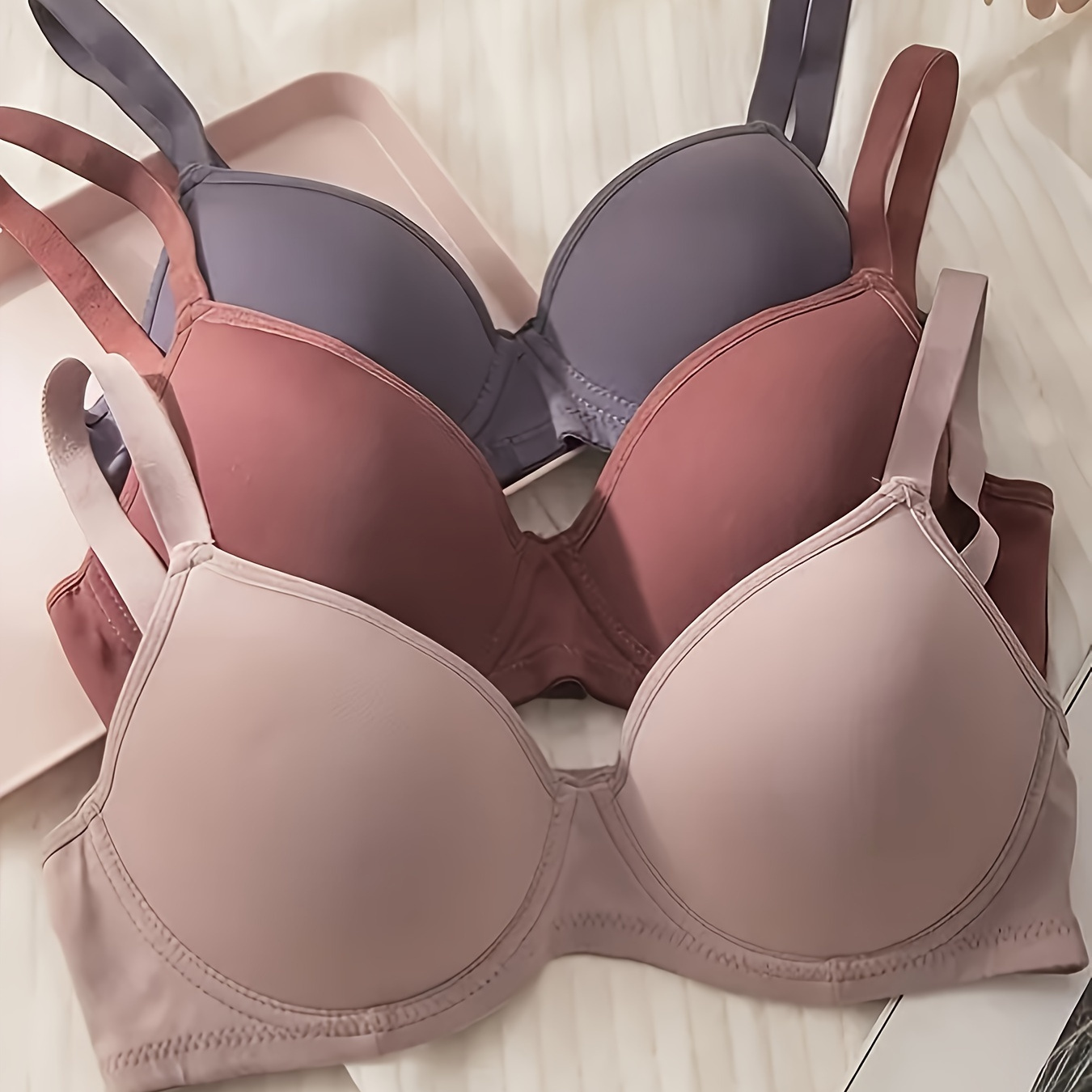 

Ensemble de trois soutiens-gorge simples et unis, confortables et respirants, avec effet push-up, lingerie et sous-vêtements pour femmes