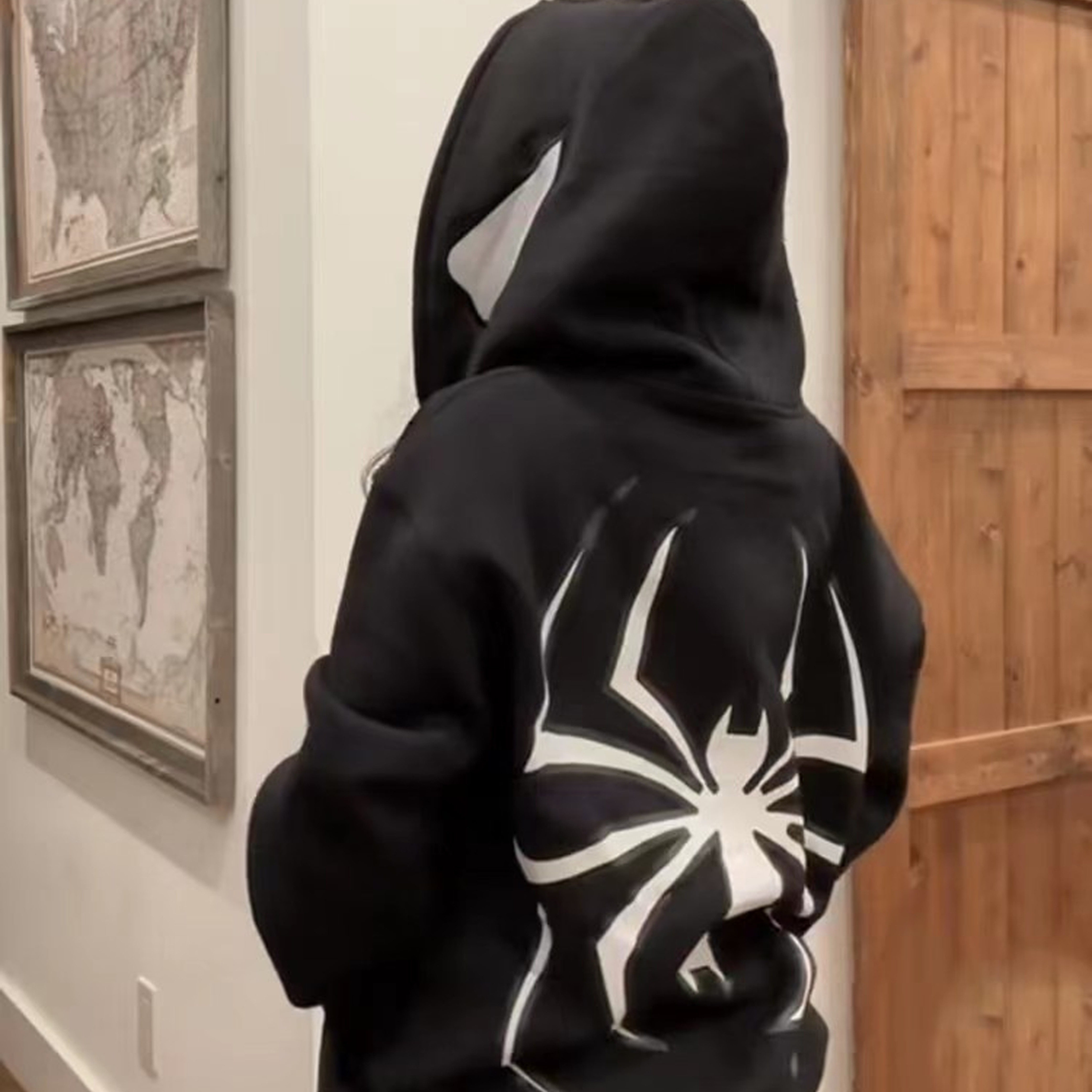 

Y2k Gothic Halloween Spider Print Hoodie, 100% Polyester Long Sleeve Knit Fabric, Loose Fit Drop Shoulder Hooded Sweatshirt With Zipper, Fall/winter Warm Hooded Pullover