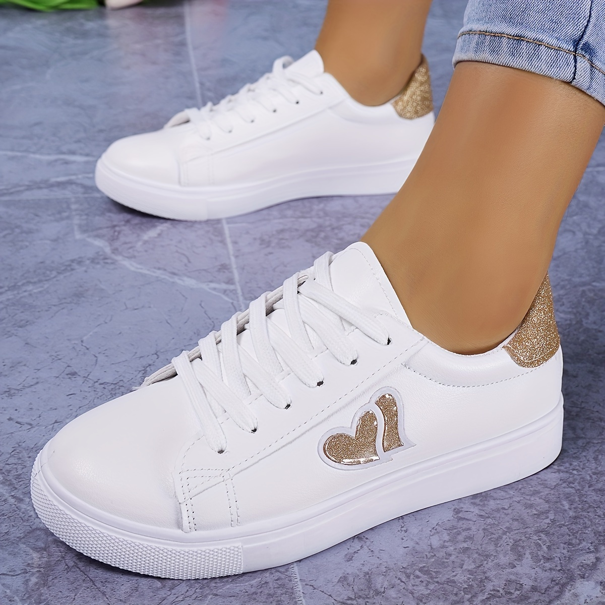 

Women's Glitter Heart Casual Sneakers, Lace Up Lightweight Walking Skate Shoes, Low-top Comfort White Shoes Autumn Shoe