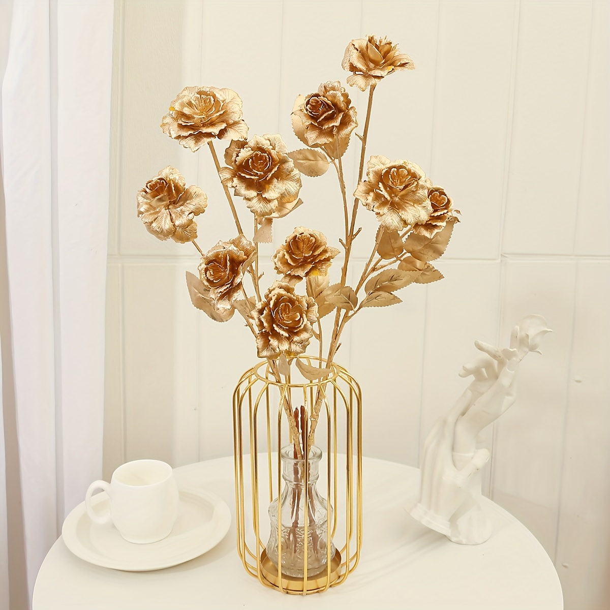 

[popular ] 1pc Elegant Golden Artificial With 5 Lifelike - Holiday, Wedding, And Home Decor - Tabletop Display In Golden Wire Vase, No Battery Required