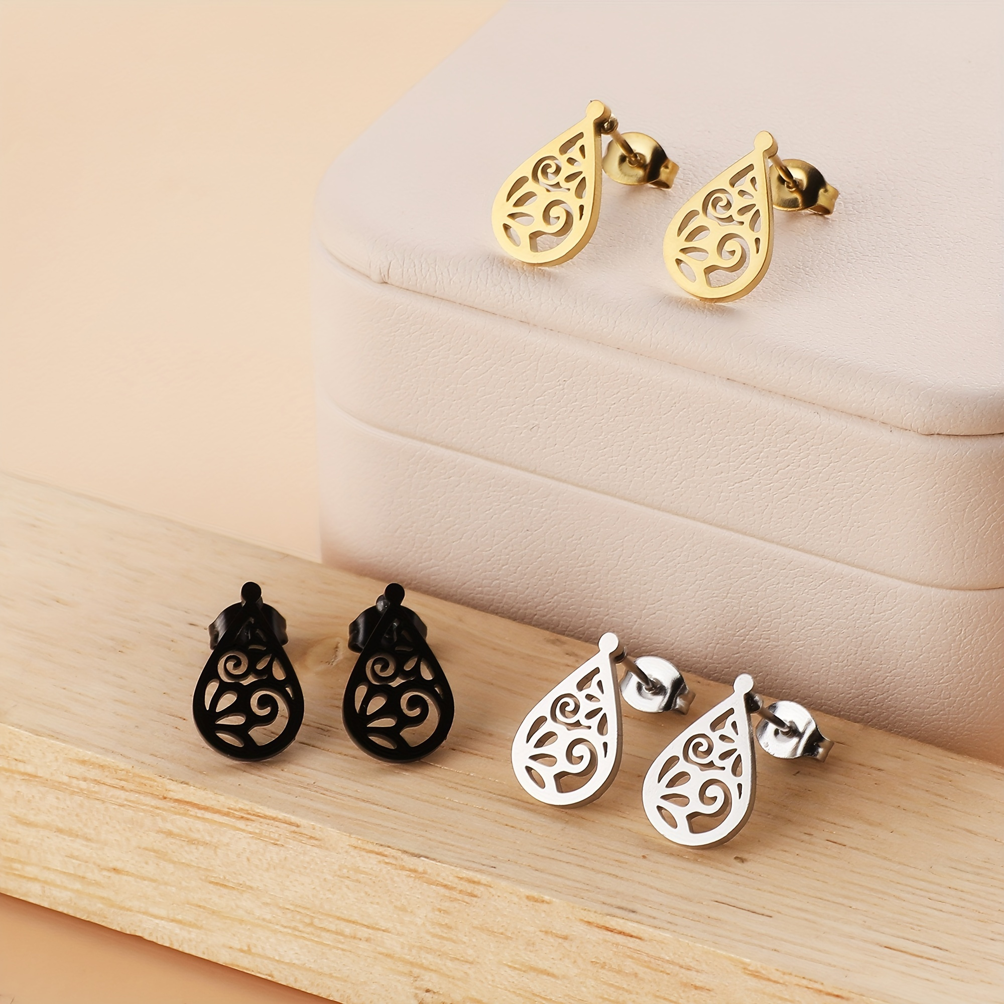 

Steel Low Women's Ear