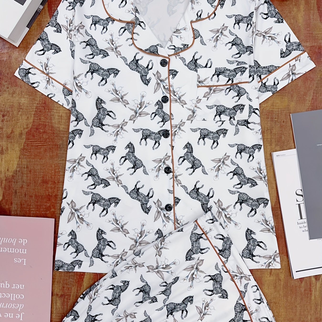 

Women's Allover Horse Print Casual Pajama Set, Short Sleeve Buttons Lapel Top & Shorts, Comfortable Relaxed Fit