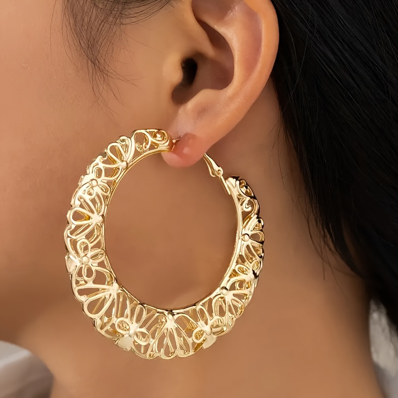 

2pcs Vintage Vacation Style Hoop Earrings - Plated Hollow Floral Pattern, Iron Crafted With Stainless Steel Needle, All-season Elegant Daily Wear Jewelry