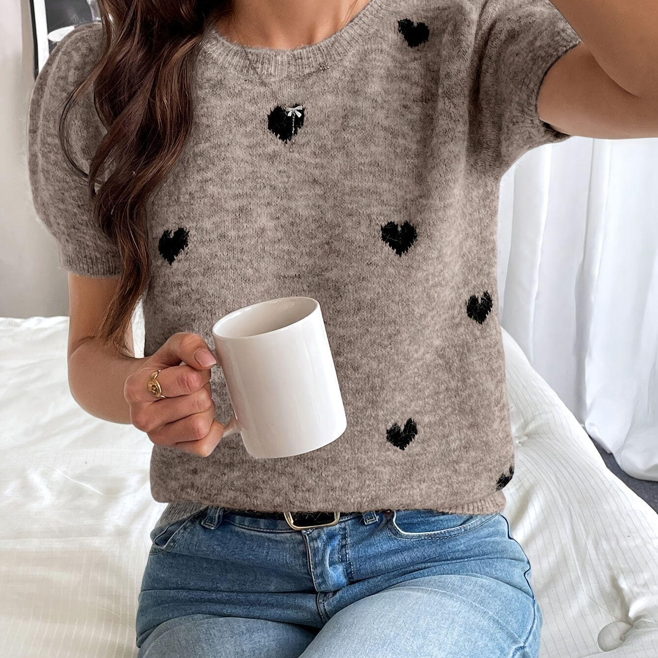 

Elegant Heart Pattern Knit Sweater - Short Sleeve, Round Neck, 100% Polyester Pullover For Women | Machine Washable, Ideal For Spring/summer/fall