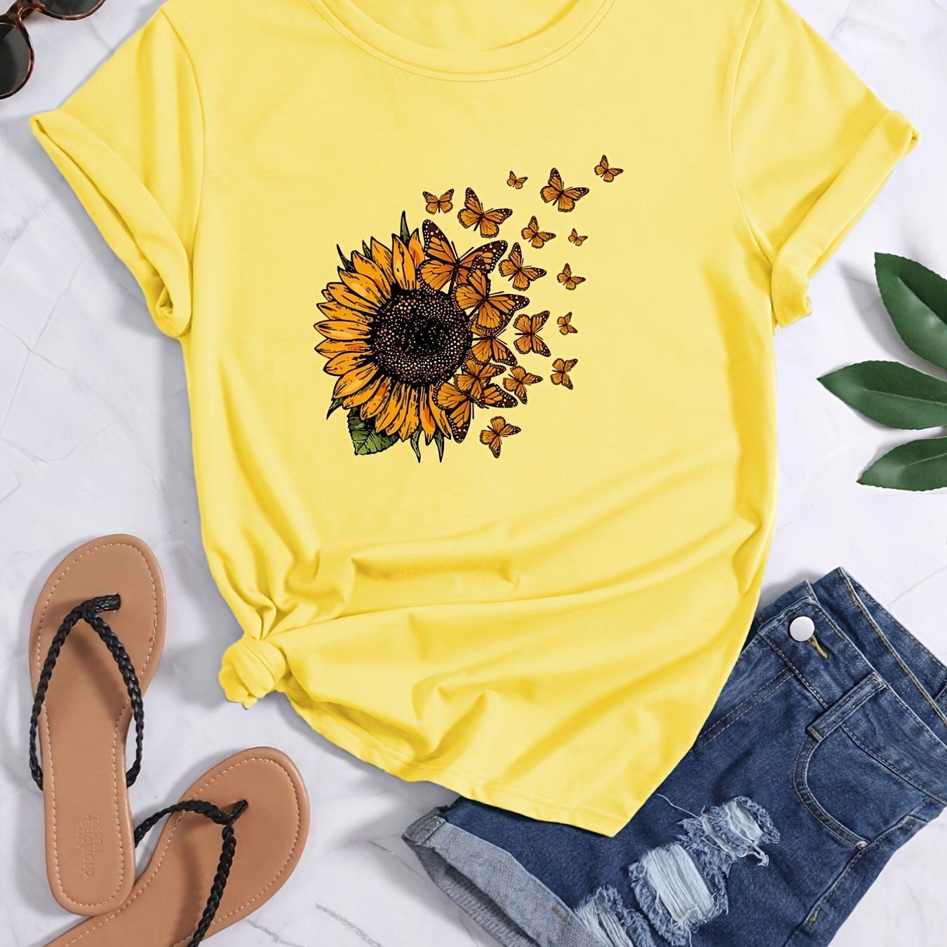 

Plus Size Butterfly & Sunflower Print Short Sleeve Pullover T-shirt, Women's Plus Slight Stretch Round Neck Casual Tee