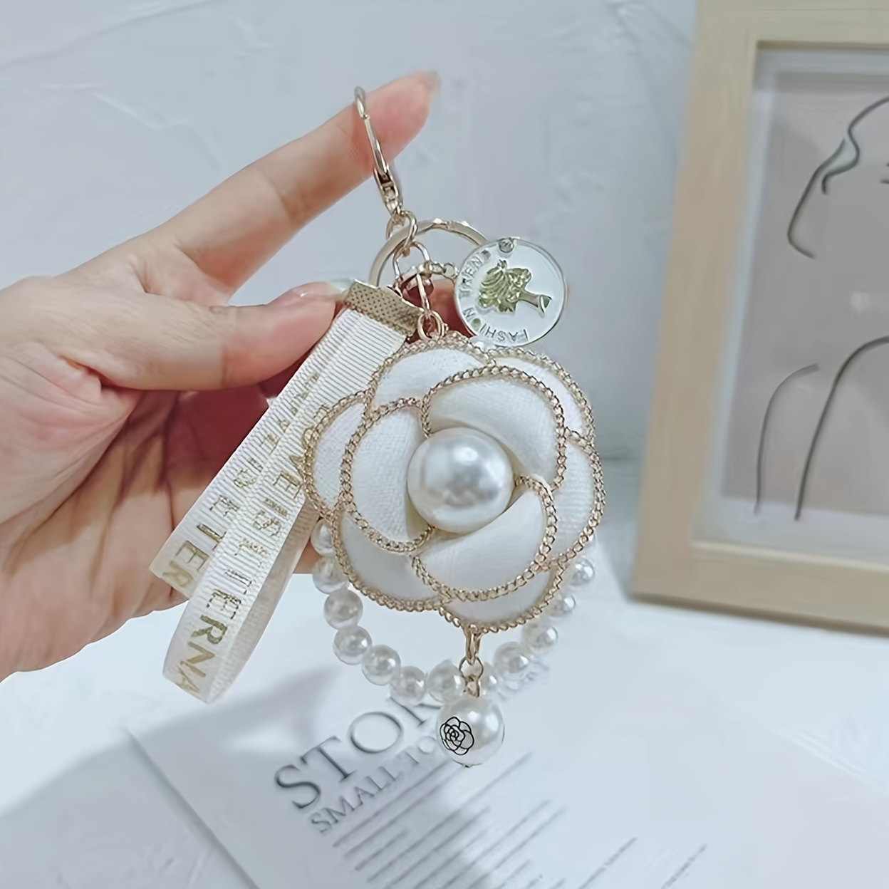 1Pc Twin Flowers Alloy Key Chain Pendant Cute Small White Flowers Letters Pearl  Accessories for Women and Girls' Purse Bag Backpack Headphone Sets Car  Charm, Bag Accessories