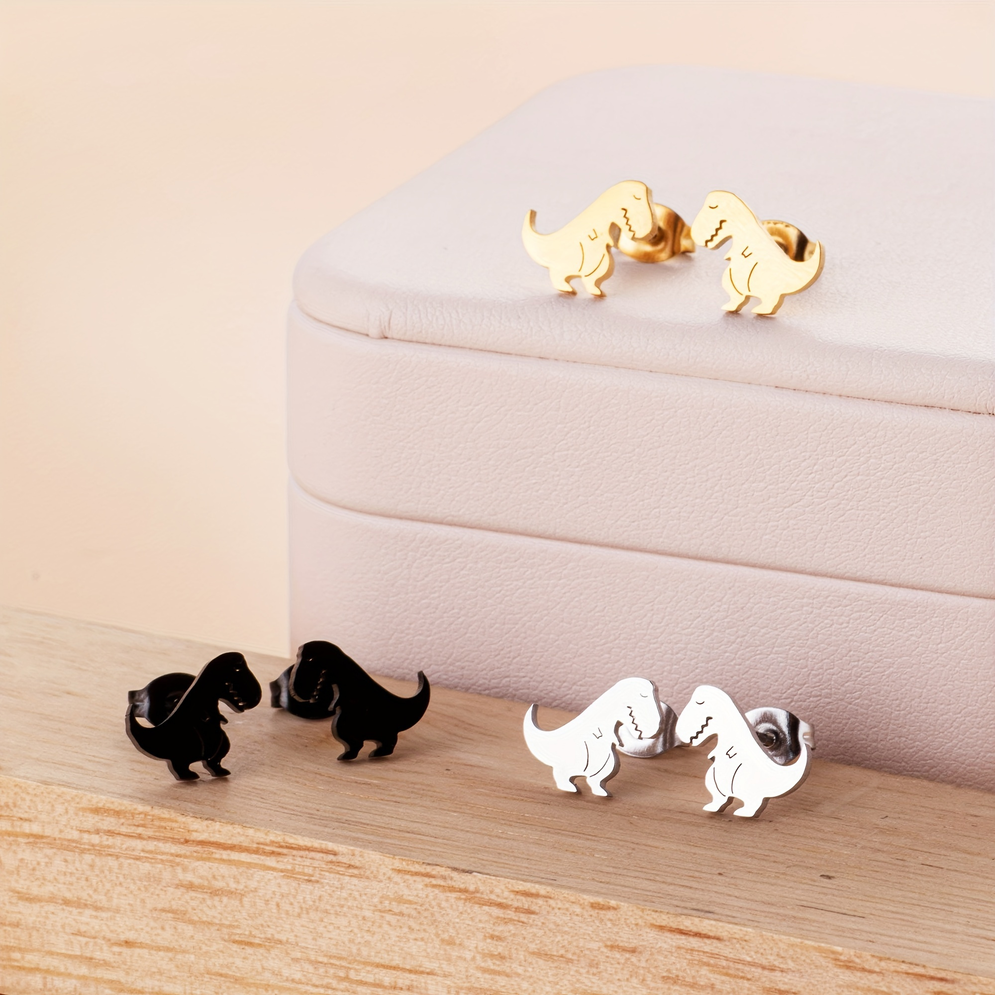 

Elegant Animal Theme Stud Earrings - 18k Gold Plated Stainless Steel Dinosaur Shaped Low Allergy Earrings For Women, Daily Wear, No Stone, All Seasons - 1 Pair (2 Pieces) / 3 Pairs (6 Pieces) Set