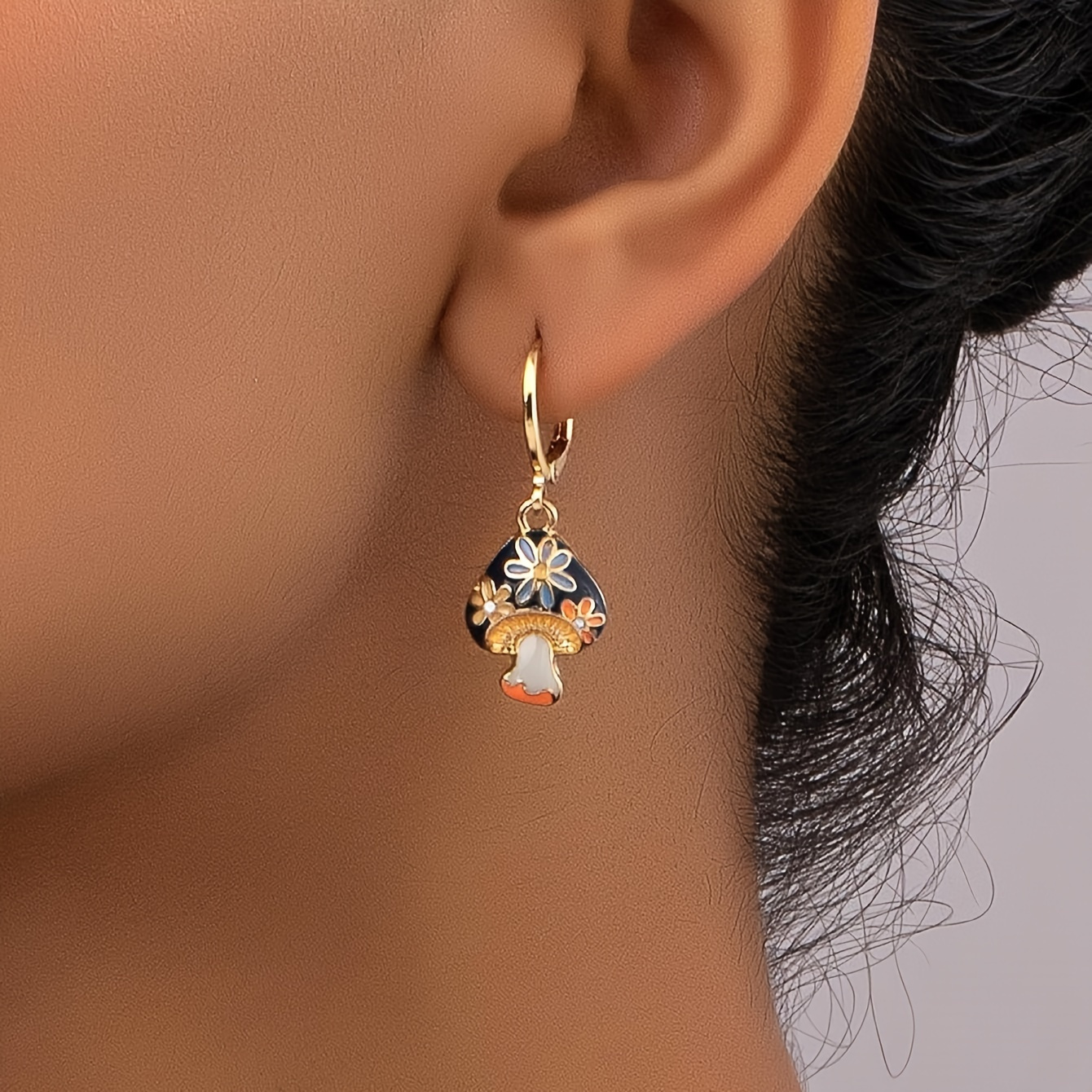 

Enamel Glazed Mushroom Pendant Hoop Earrings, Golden Delicate Alloy Ear Jewelry, Cute Style Personalized Design Earrings For Women