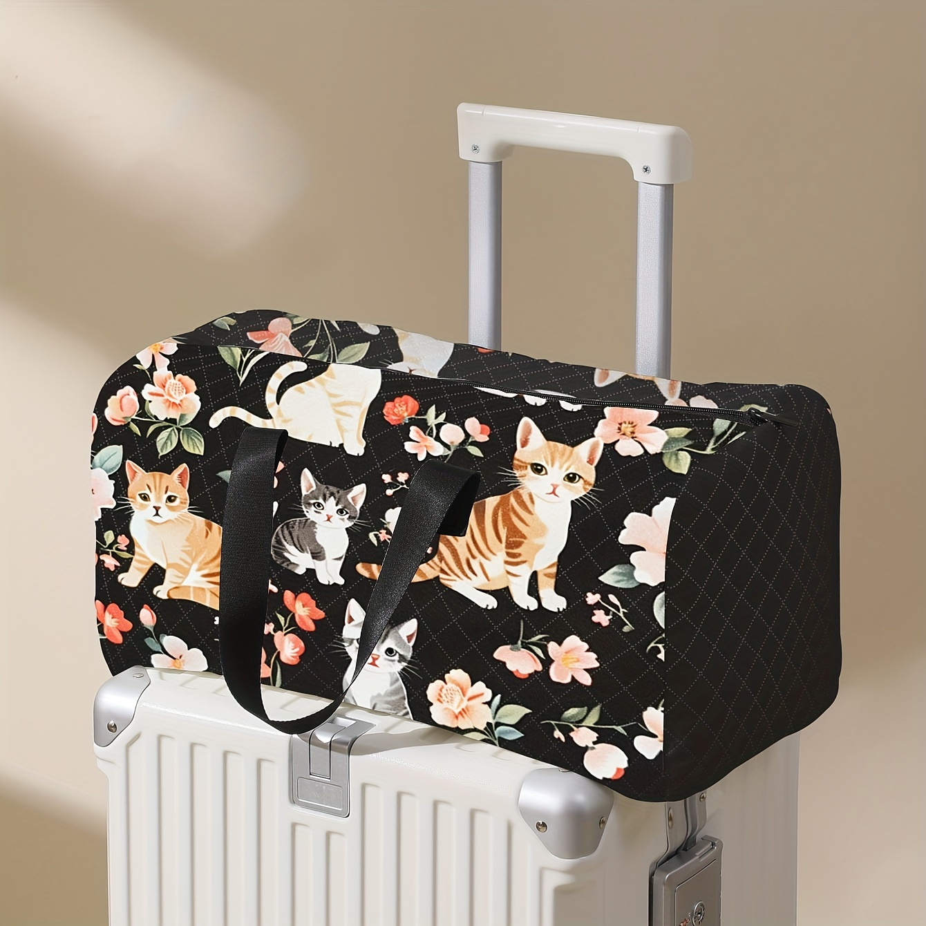 

1pc, & Floral Print, Quilted Large Capacity Travel Bag, Fashionable Portable Overnight Bag, Yoga Training Bag, With Shoe Storage, Crossbody Bag, Polyester Material, Random Print