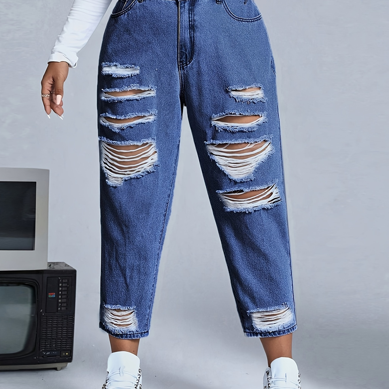 

Plus Size Elegant Ripped Slimming Denim Jeans, High-waisted Distressed Fashion Pants, Casual Streetwear, Women's Trendy Jean Trousers