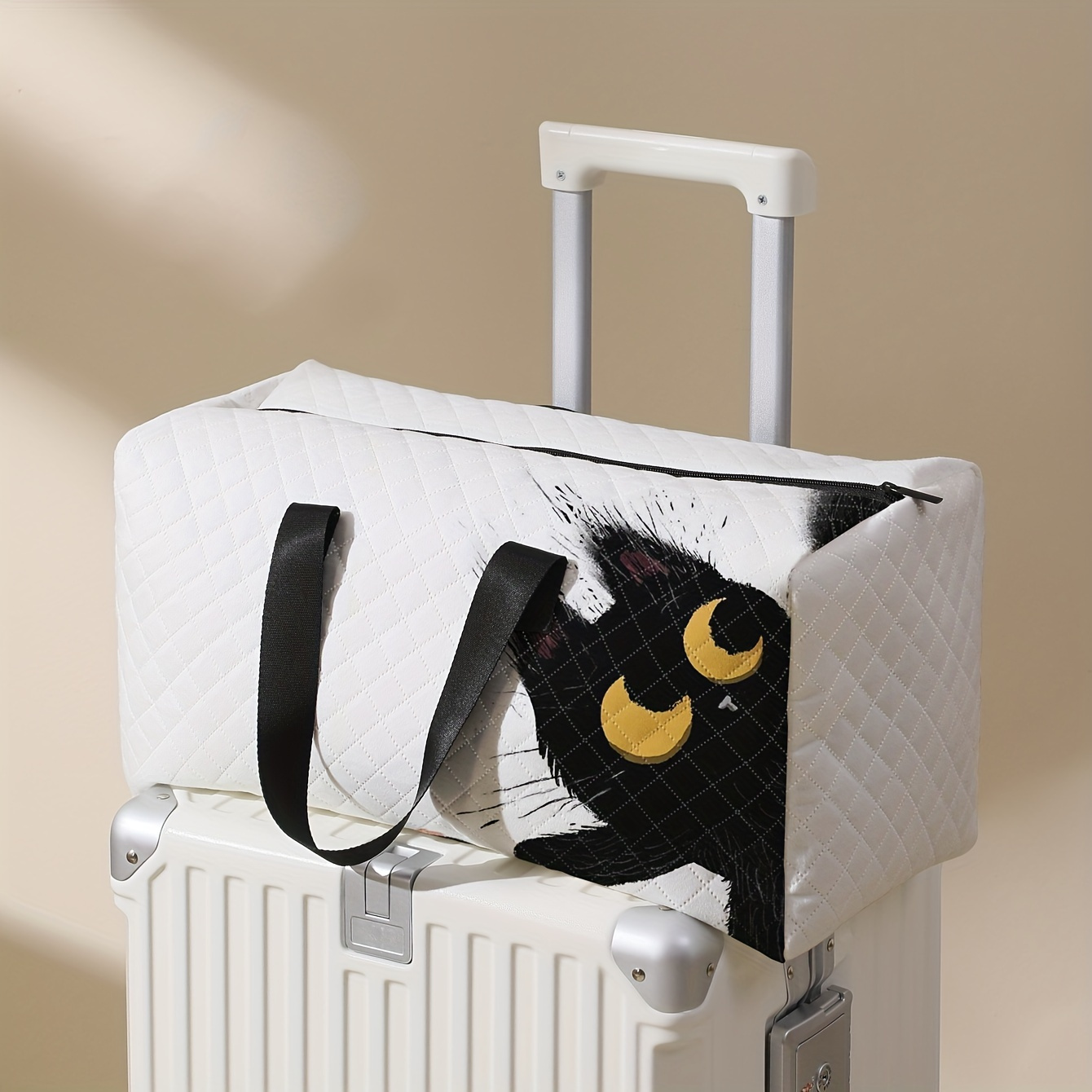 

1pcs, Travel Tote Bag With Black Cat Print, Large Capacity Duffel Bag With Shoe Compartment, Portable Overnight Fashion Travel Bag, Yoga Gym Shoulder Bag