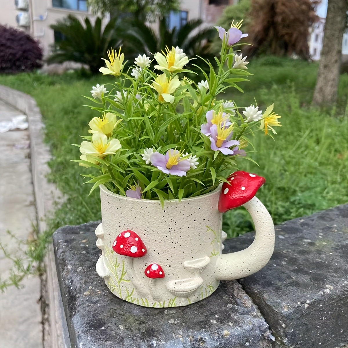 

Charming Red Polka Dot Mushroom-shaped Resin Planter - Boho Chic Succulent Pot For Home, Balcony & Garden Decor