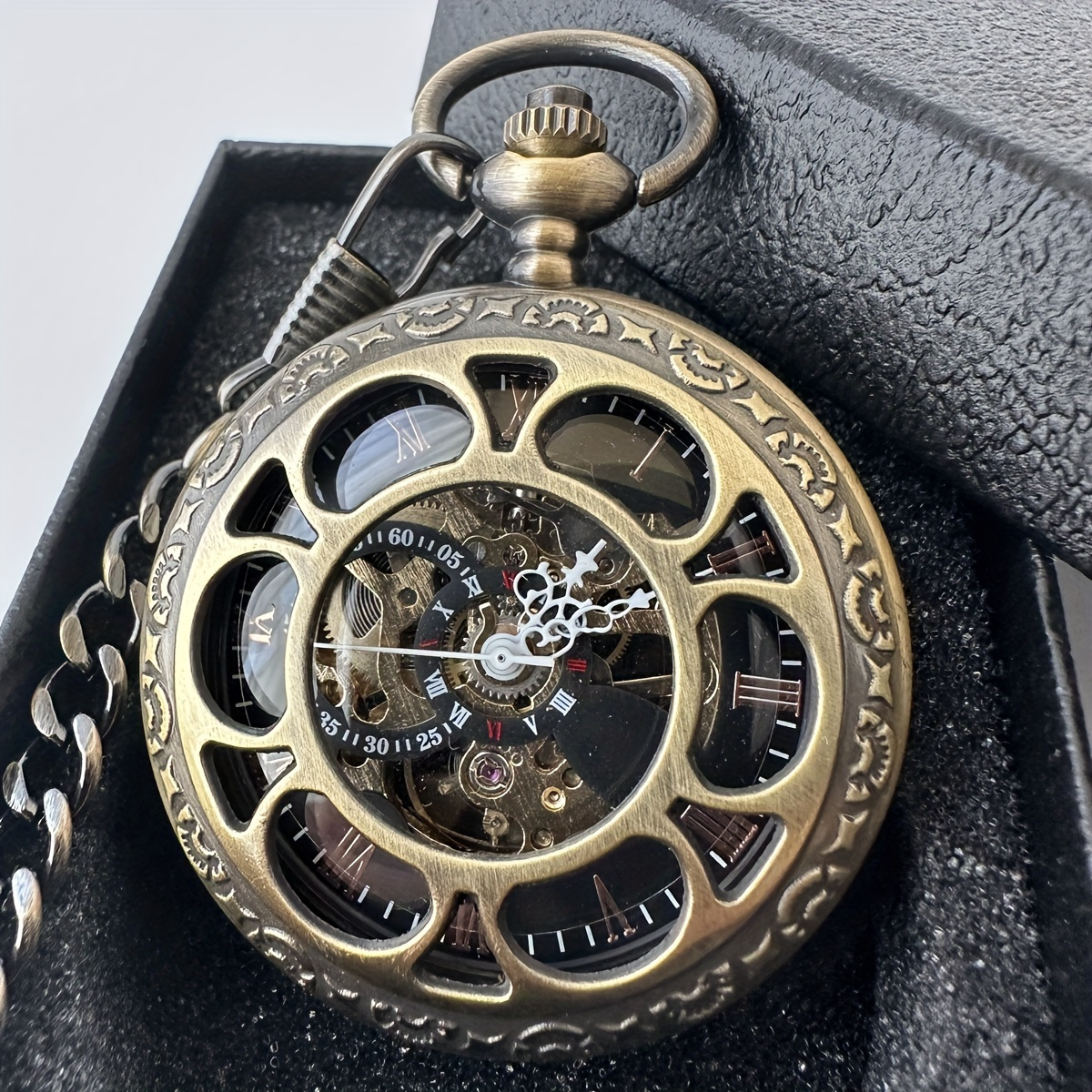 

Vintage Bronze Hollow Dual-open Mechanical Pocket Watch For Men - Stainless , Glass Dial