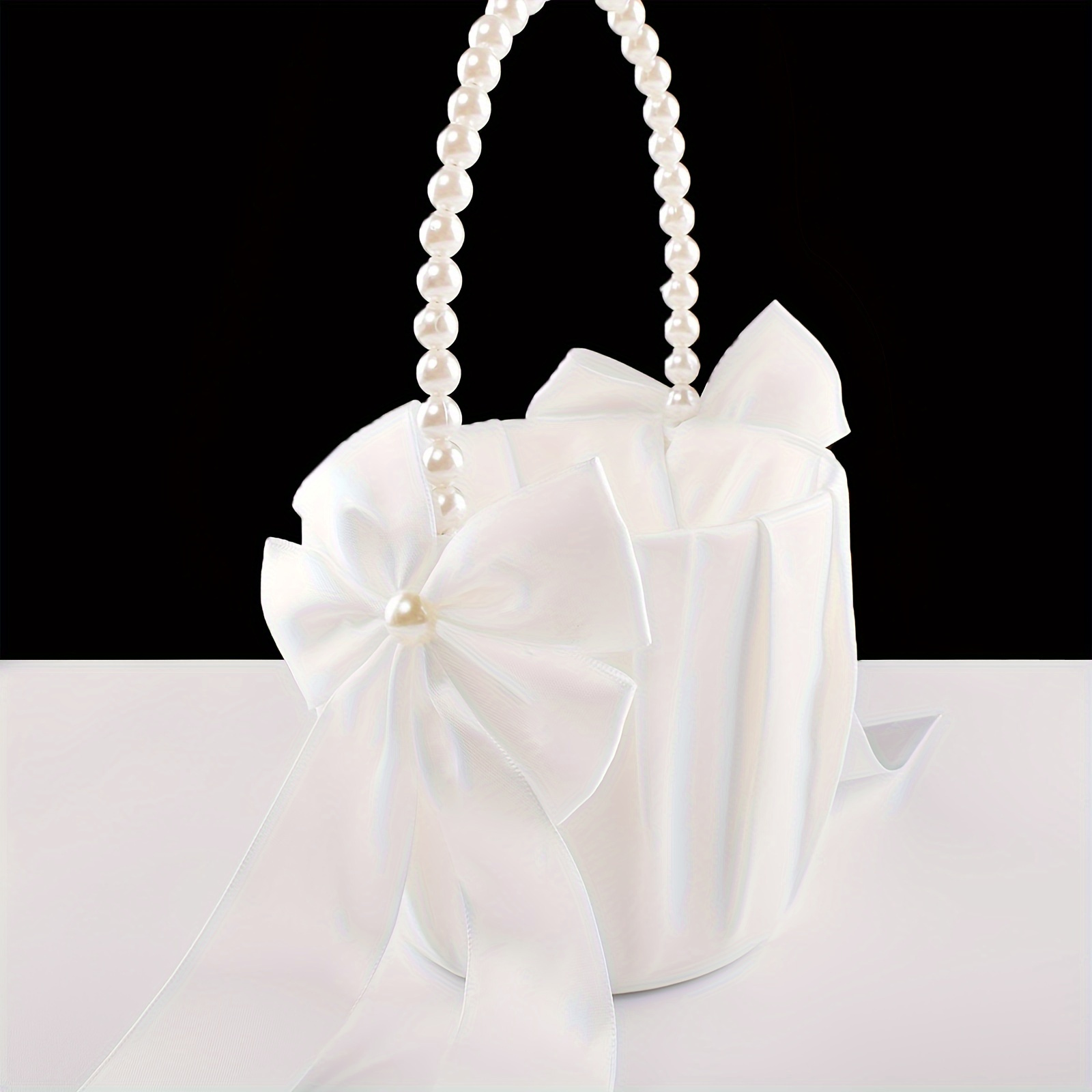 

Elegant White Flower Girl Basket With Pearl Handle And Silk Ribbon - Perfect For Outdoor Weddings And Valentine's Day Celebrations