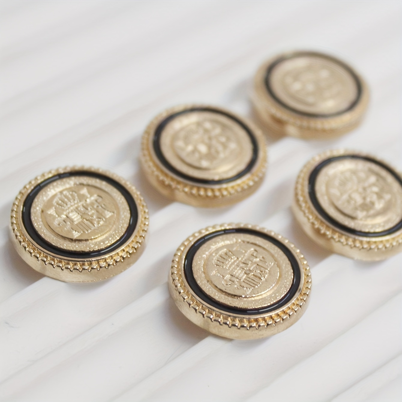 

5pcs Vintage British Style Golden Metal Buttons, 2.0cm Round Design For Blazers, Cardigans, Sweaters & Coats - Sewing & Knitting Accessories