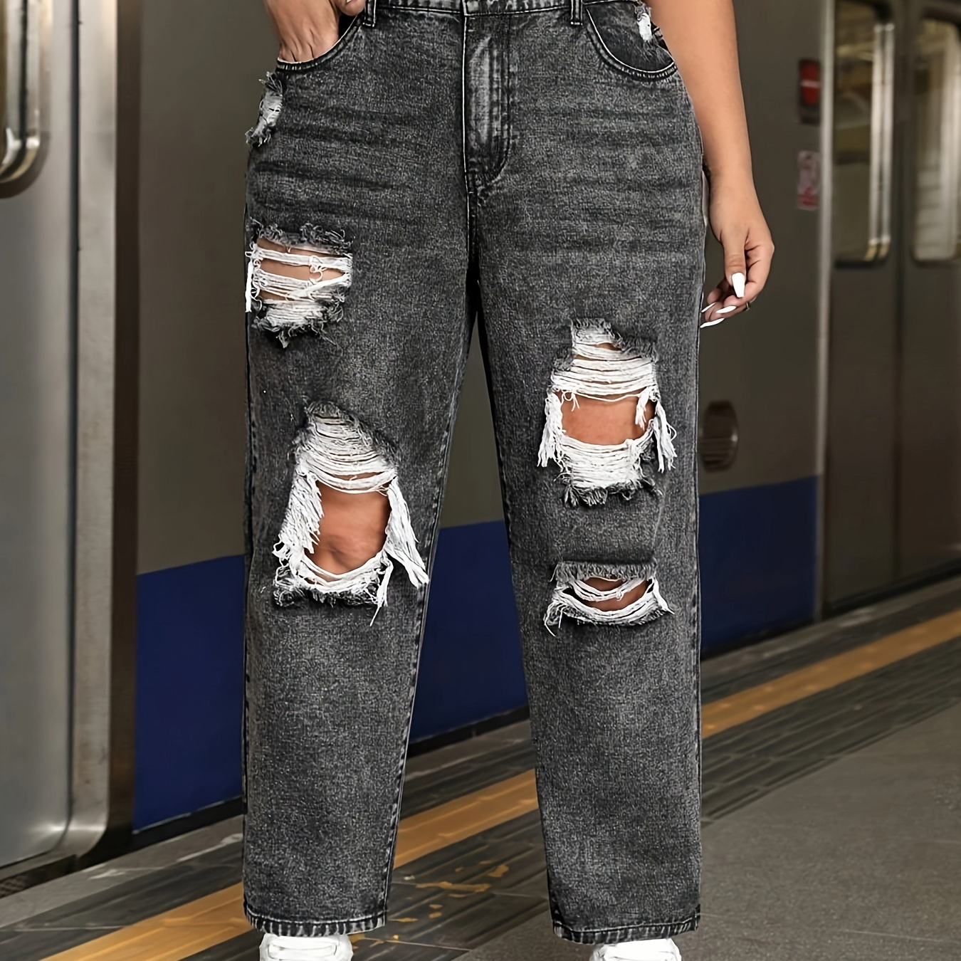 

Women's Casual Jeans, Plus Size Ripped Loose Fit Distressed Slash Pocket Whiskering Denim Pants
